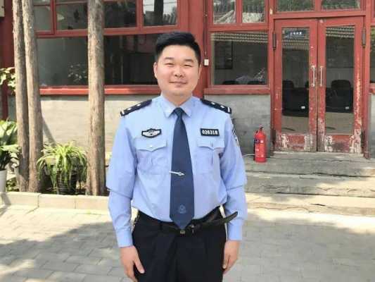 穿上警服读后感（穿上警服读后感200字）