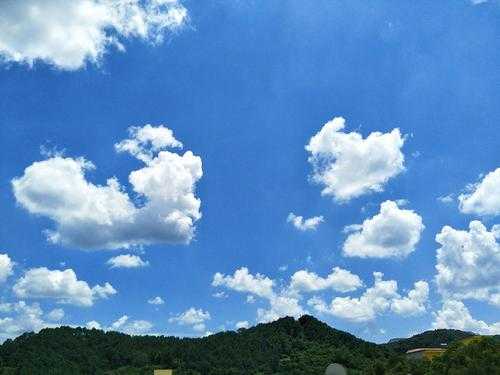 碧蓝色的天空读后感（碧蓝碧蓝的天空对不对）